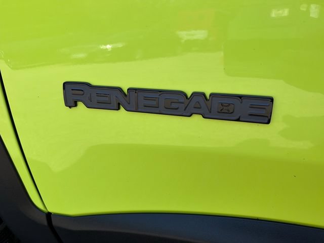 Used 2017 Jeep Renegade Altitude AWD/4WD image 9