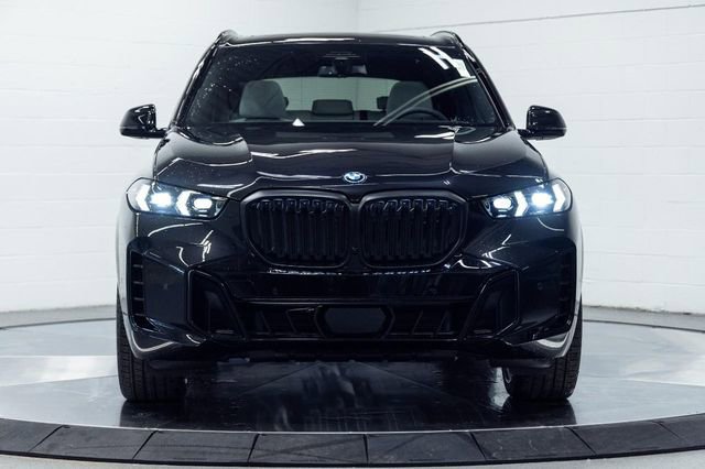 New 2026 BMW X5 xDrive50e image 7