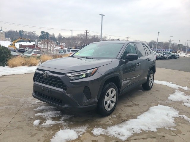 Used 2023 Toyota RAV4 LE image 3