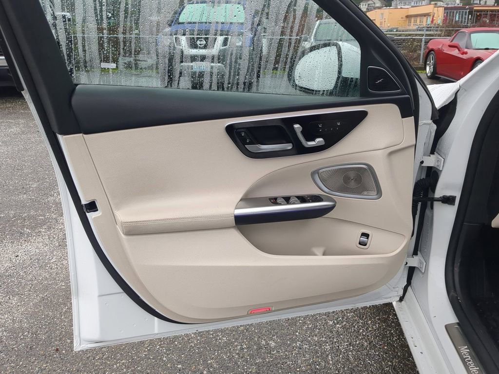 Used 2022 Mercedes-Benz C 300 4MATIC Sedan image 11