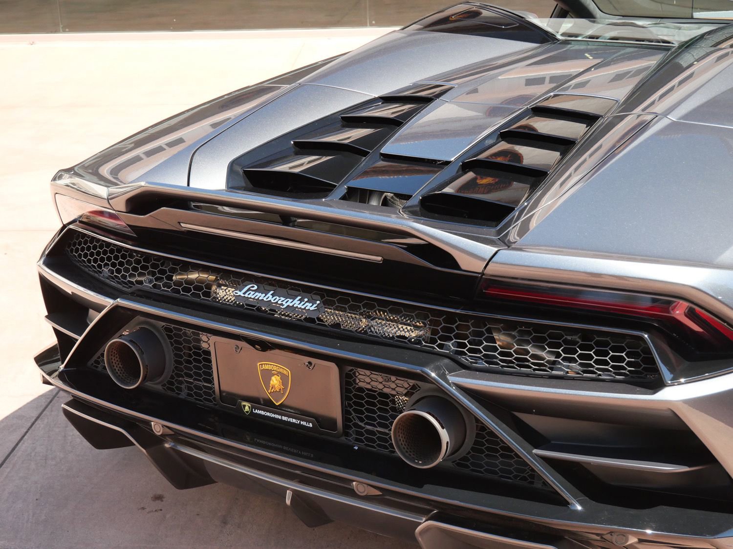 Used 2021 Lamborghini Huracan EVO RWD image 11