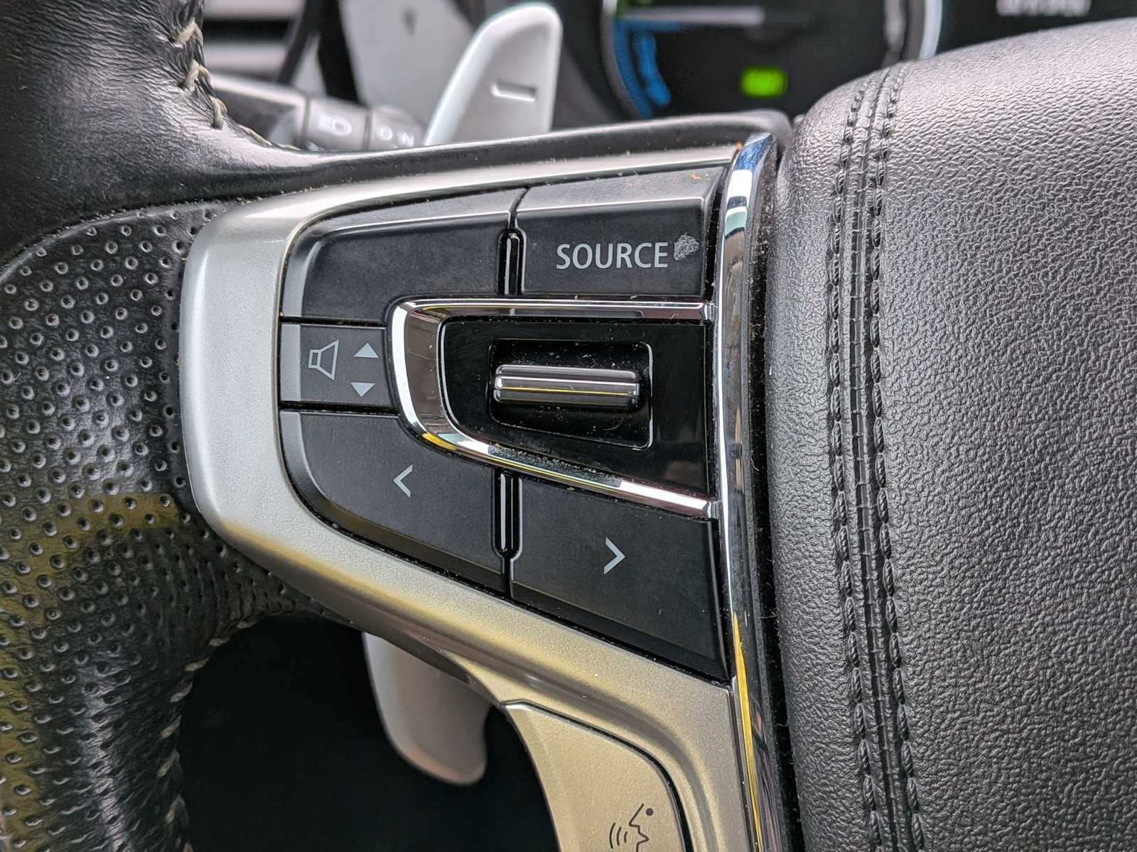 Used 2018 Mitsubishi Outlander SEL image 22