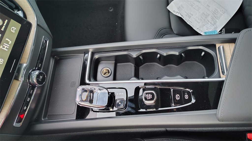 New 2026 Volvo XC60 B5 Plus w/ Climate Package image 20