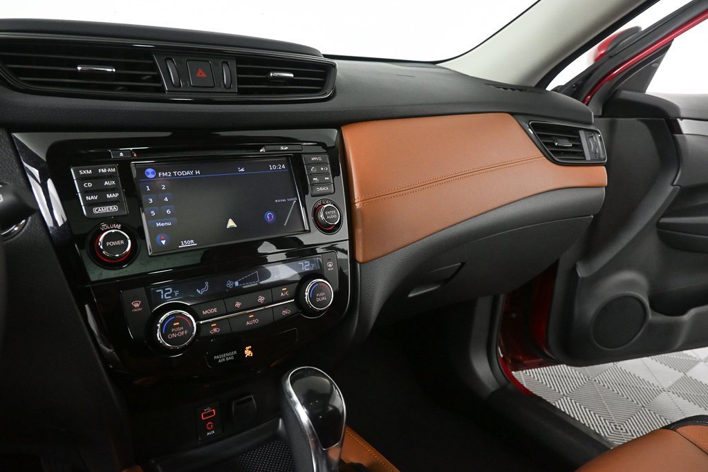 Used 2017 Nissan Rogue SL w/ SL Premium Package image 13