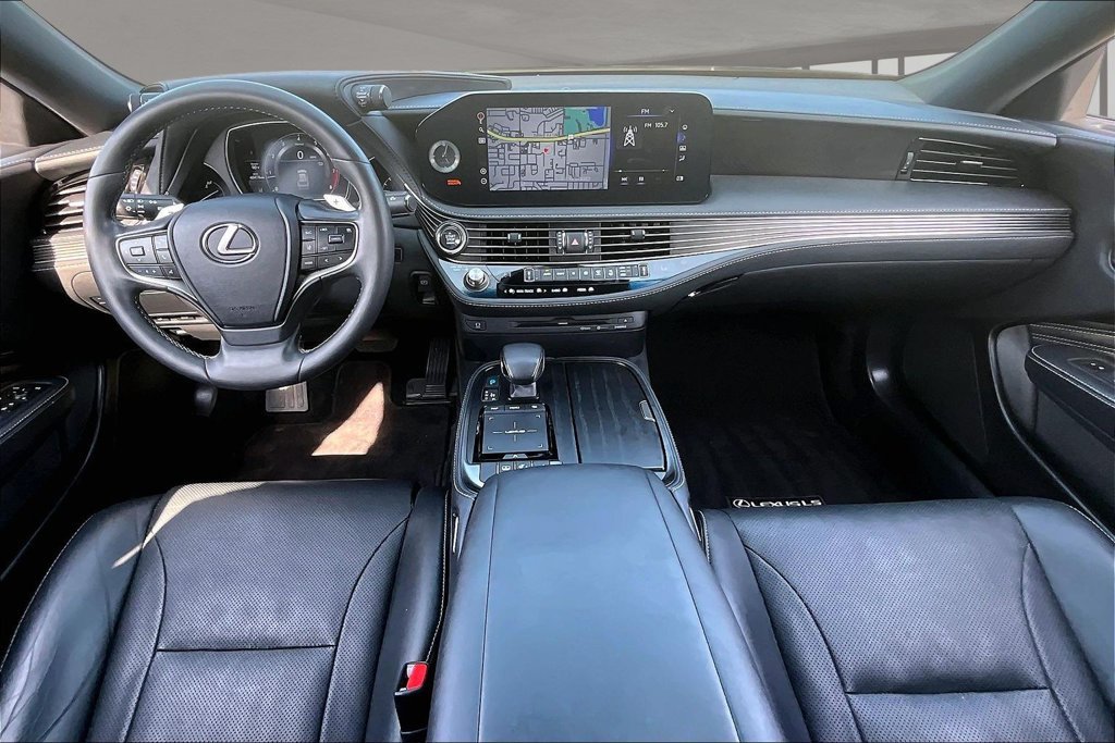 Used 2022 Lexus LS 500 w/ Accessory Package (Z2) RWD image 7