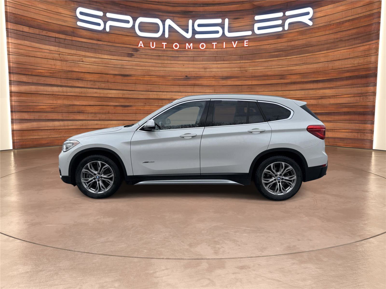 Used 2016 BMW X1 xDrive28i image 2