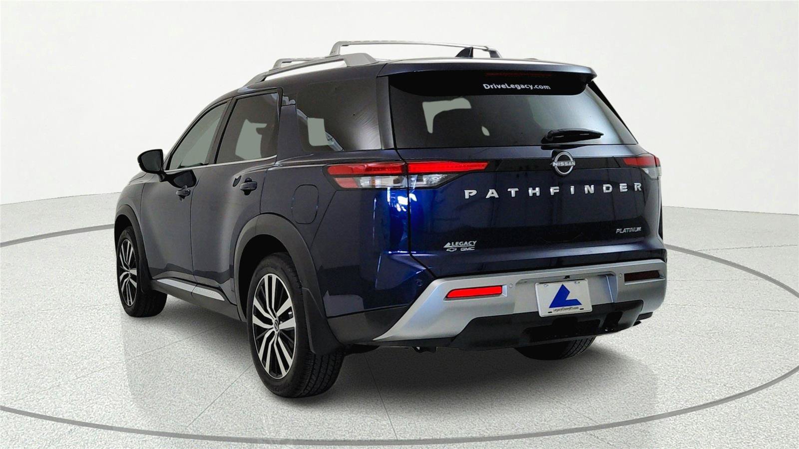 Used 2024 Nissan Pathfinder Platinum w/ Cargo Package FWD image 3