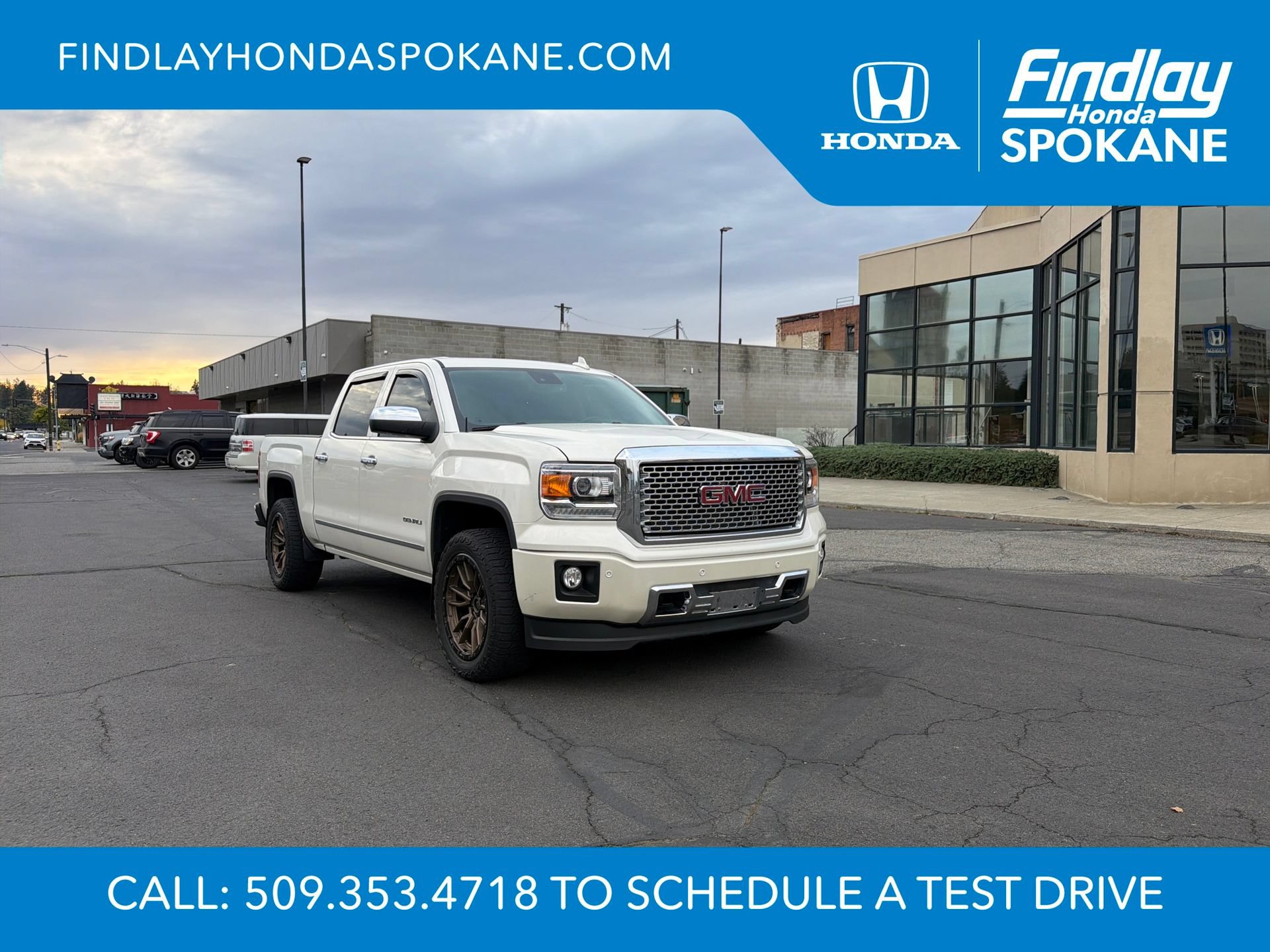 Used 2015 GMC Sierra 1500 Denali w/ Driver Alert Package AWD/4WD image 6