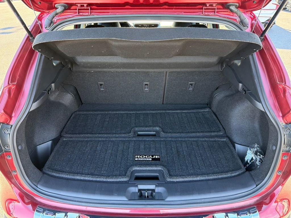 Used 2022 Nissan Rogue Sport SV w/ Technology Package image 18