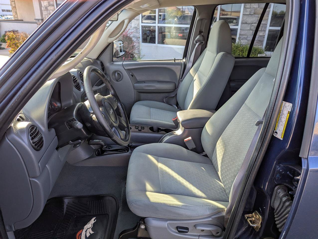 Used 2007 Jeep Liberty Sport AWD/4WD image 10