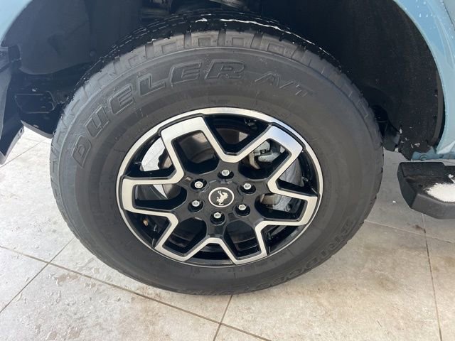Used 2023 Ford Bronco Outer Banks image 9