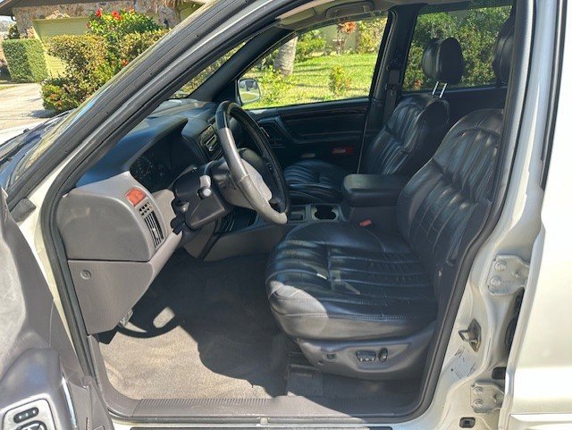 Used 2000 Jeep Grand Cherokee Limited image 9