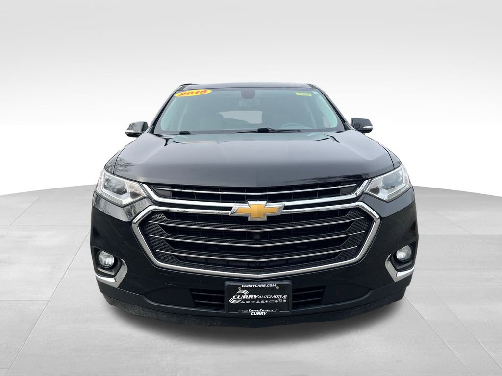 Used 2018 Chevrolet Traverse LT w/ LPO, 'HIT The Road' Package image 3