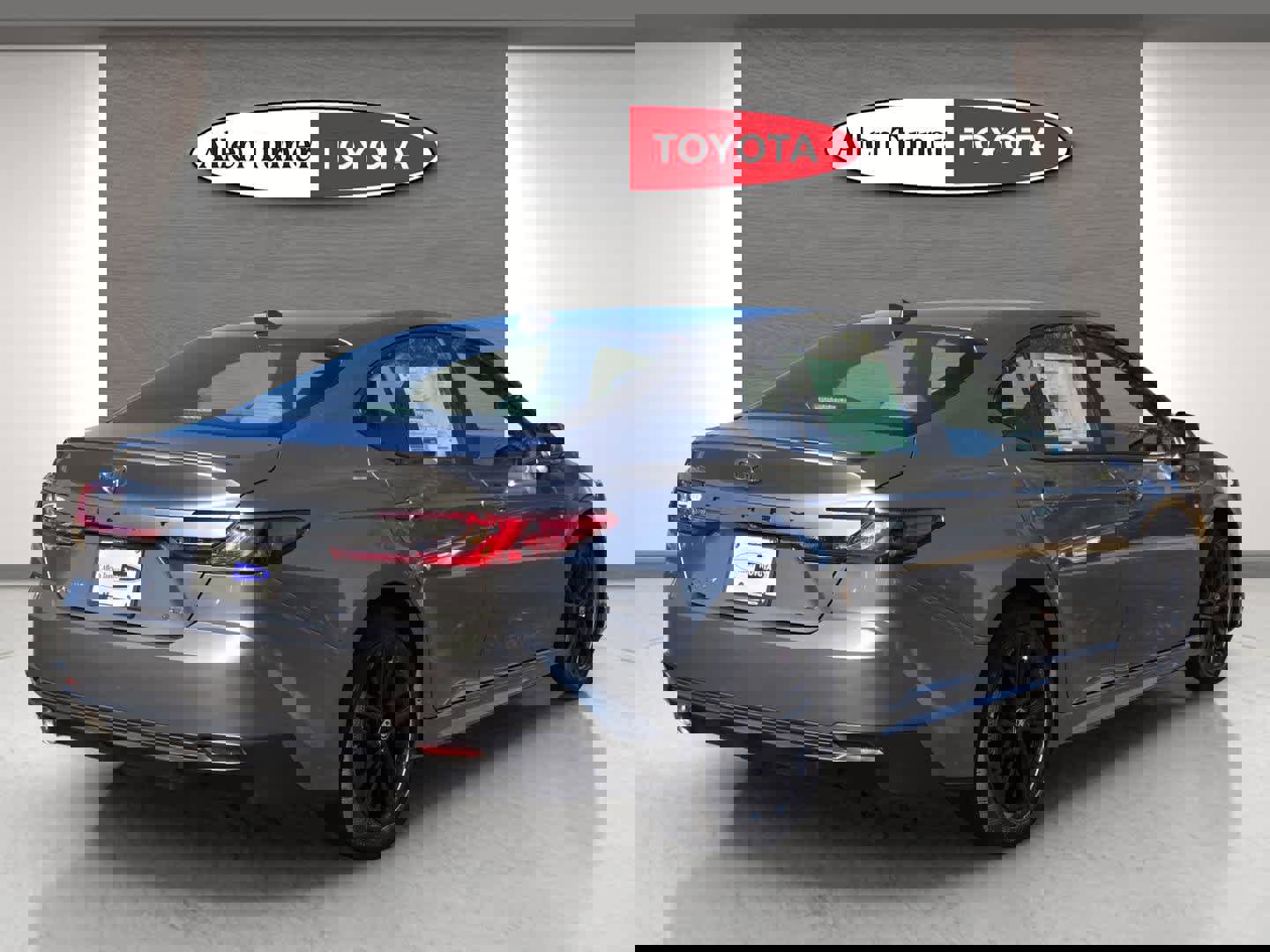 Used 2026 Toyota Camry SE w/ Convenience Package image 5