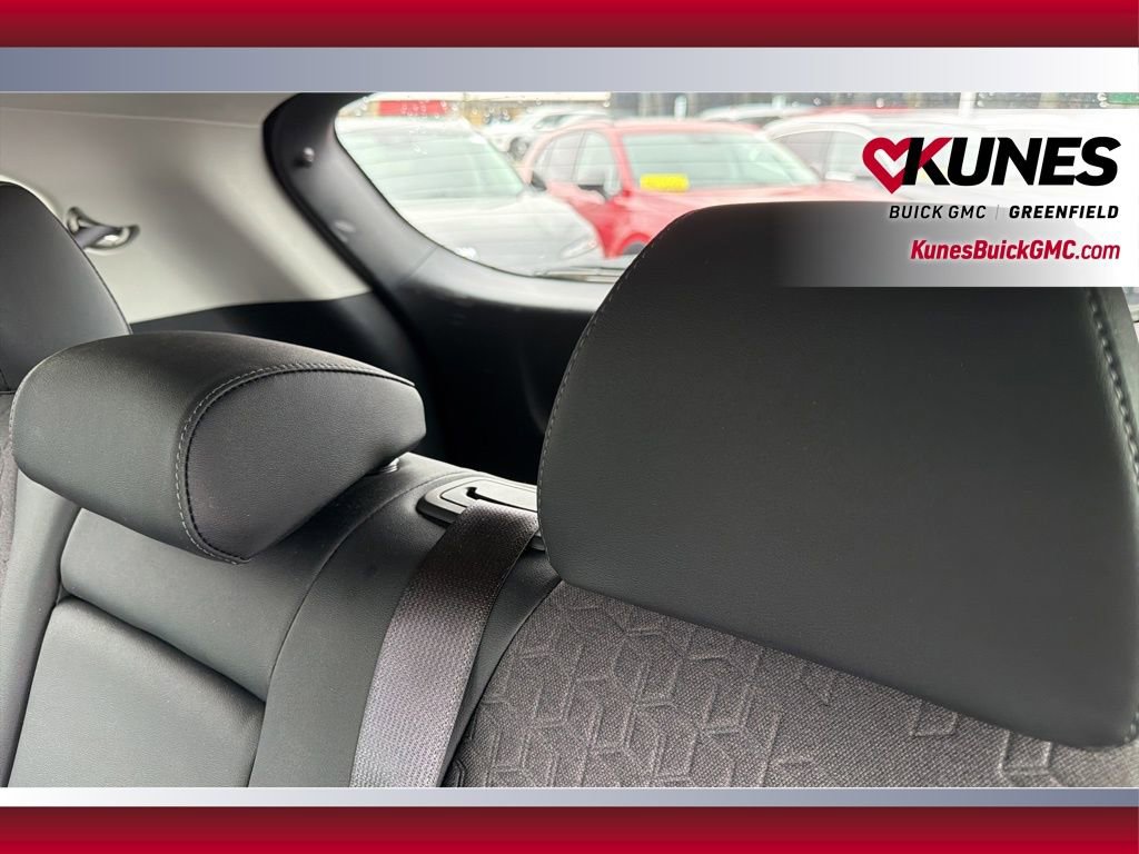 Used 2025 Kia Seltos S image 38