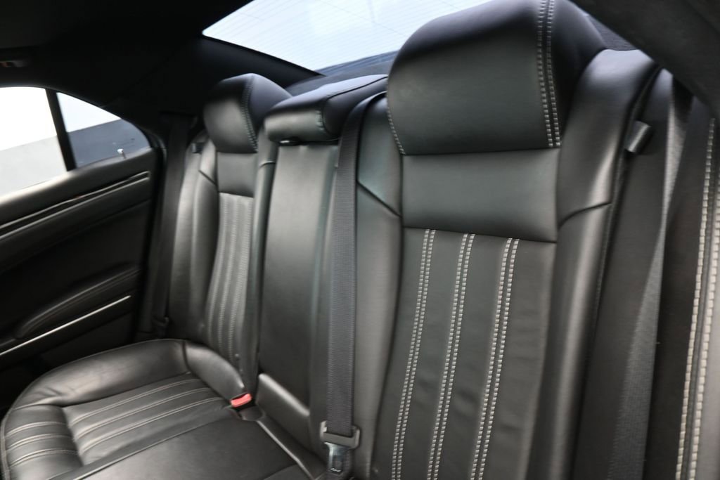 Used 2018 Chrysler 300 S w/ 300S Premium Group RWD image 33