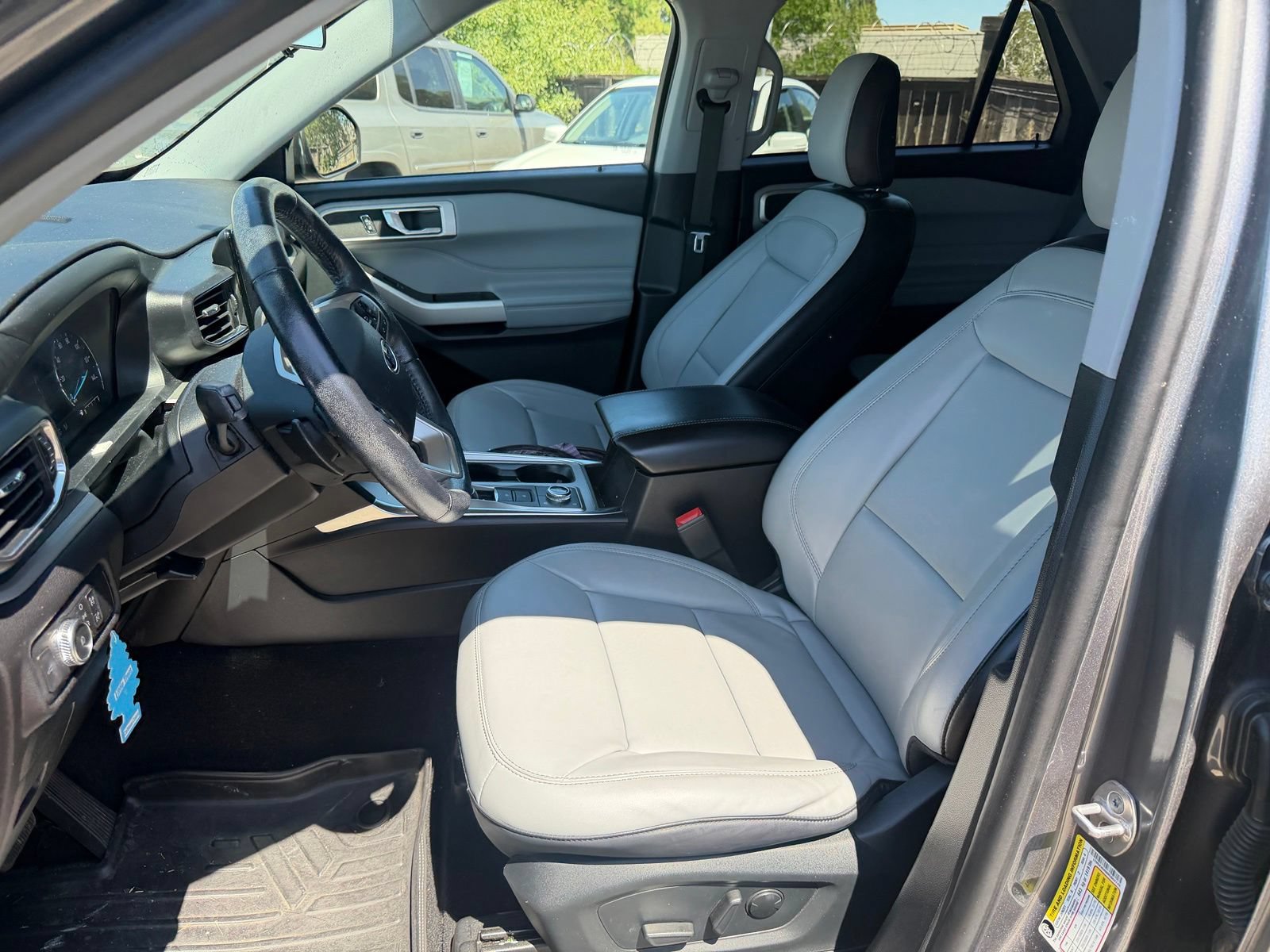 Certified 2021 Ford Explorer XLT w/ Equipment Group 202A AWD/4WD image 10