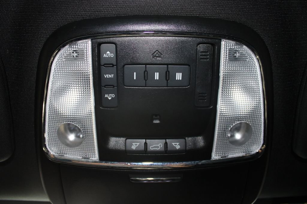 Used 2020 Jeep Grand Cherokee Limited AWD/4WD image 37