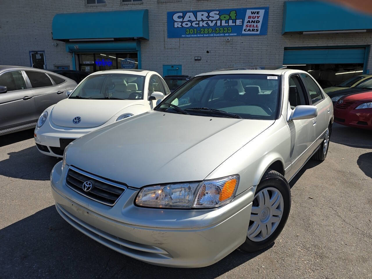 Used 2000 Toyota Camry LE image 2