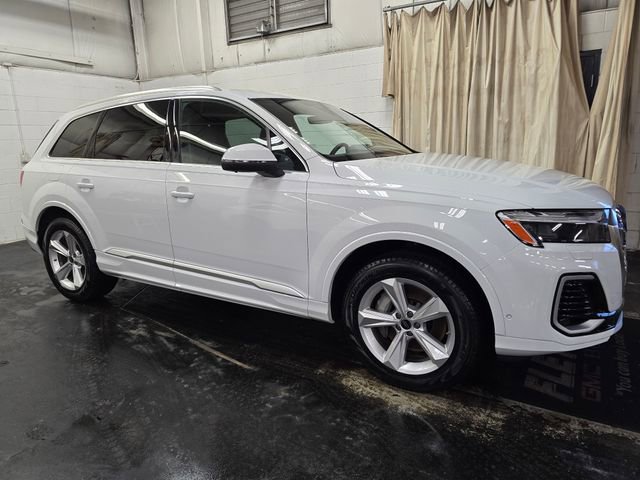 Certified 2025 Audi Q7 3.0T Premium w/ Convenience Package image 7