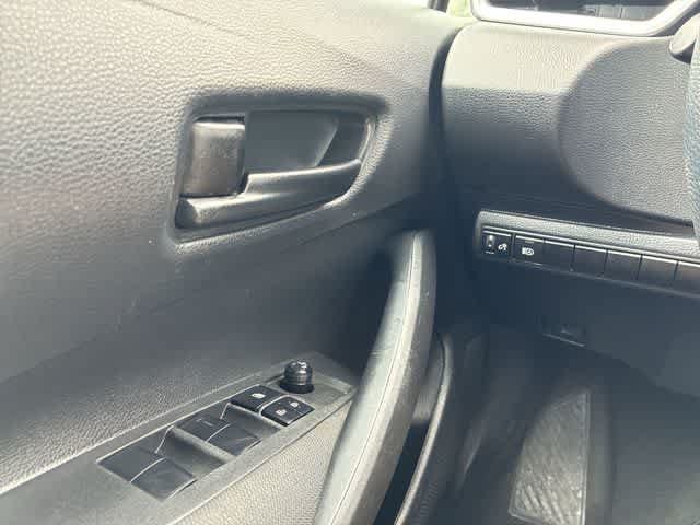 Used 2022 Toyota Corolla LE FWD image 38