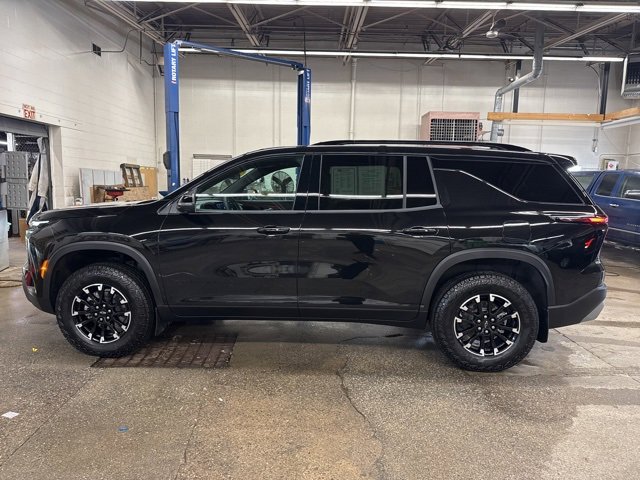 Used 2025 Chevrolet Traverse Z71 w/ Driver Confidence Package image 3