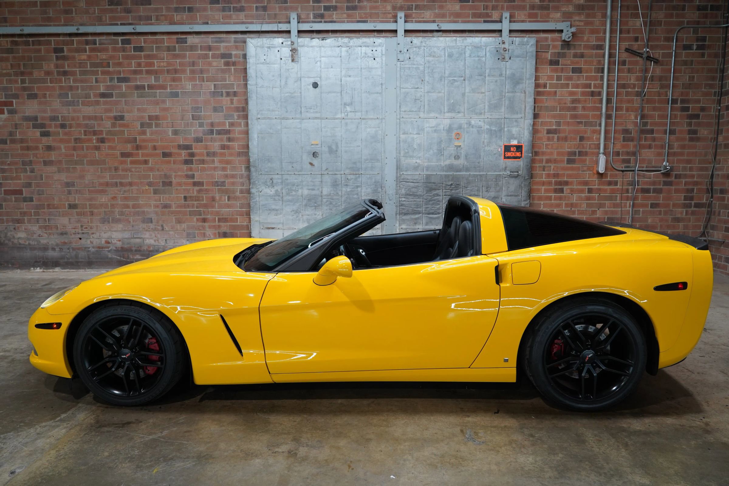 Used 2006 Chevrolet Corvette Coupe w/ Preferred Equipment Group image 39
