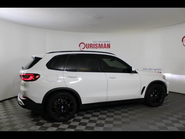 Used 2021 BMW X5 xDrive40i w/ Executive Package 2 AWD/4WD image 9