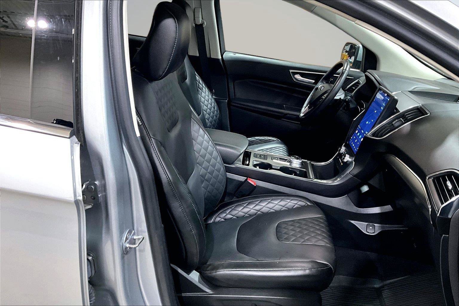 Used 2023 Ford Edge Titanium w/ Equipment Group 301A AWD/4WD image 8