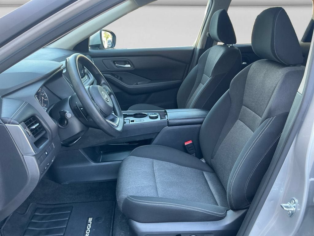 Used 2024 Nissan Rogue SV AWD/4WD image 10