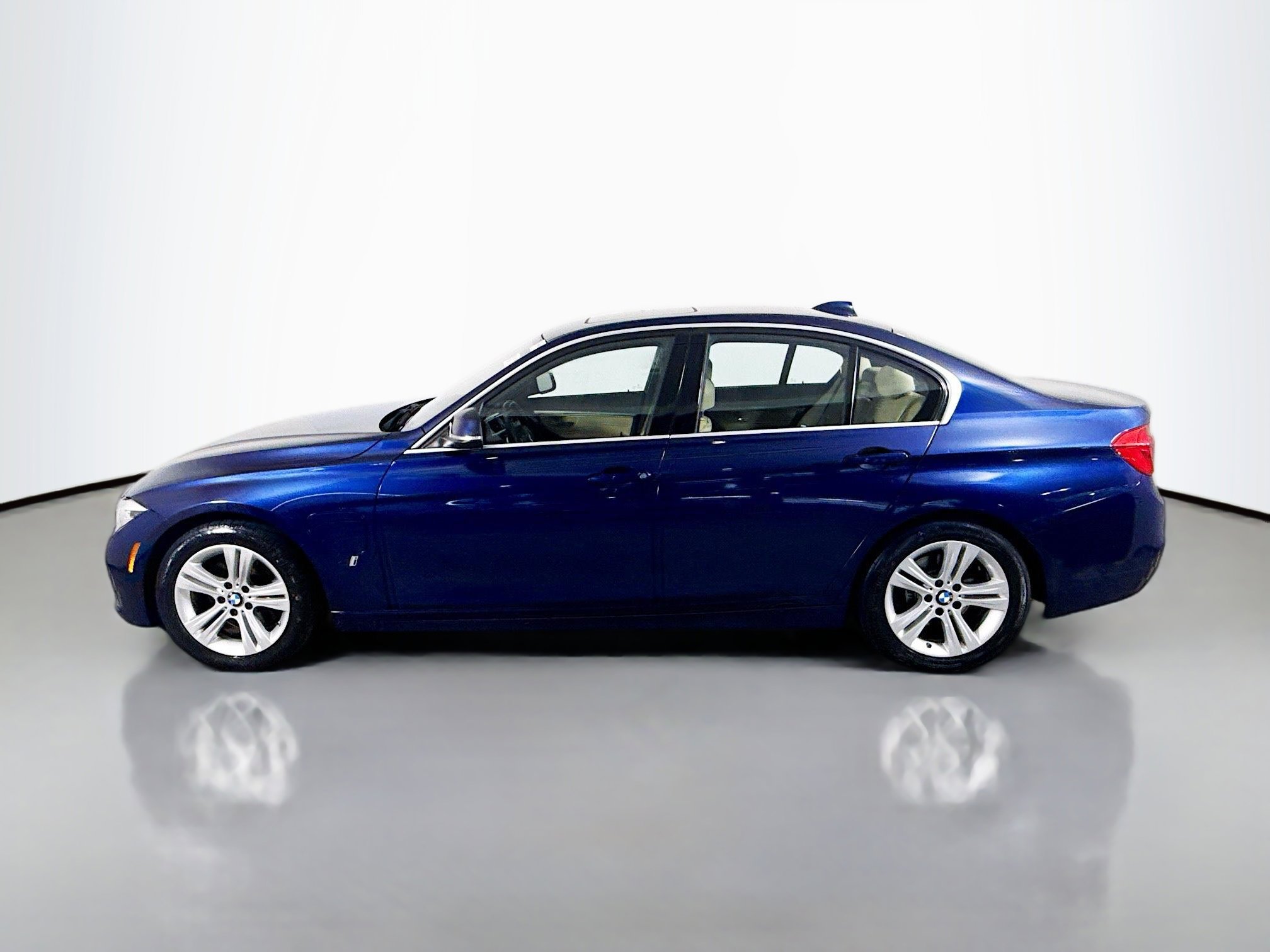 Used 2017 BMW 330e image 6