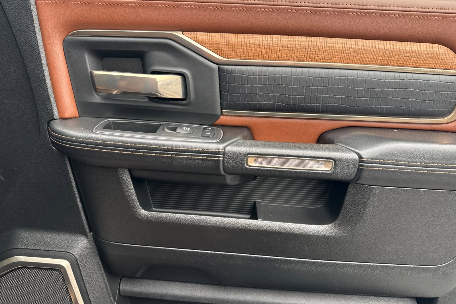 Used 2019 RAM 3500 Limited image 21