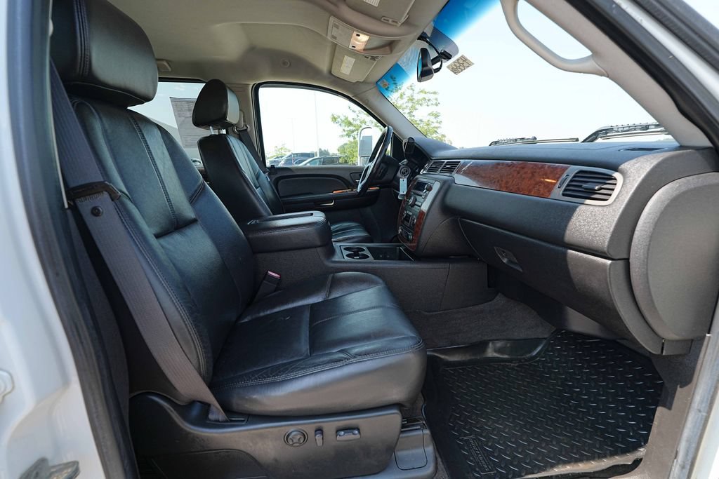 Used 2008 Chevrolet Silverado 2500 LTZ w/ Suspension Package, Off-Road AWD/4WD image 19