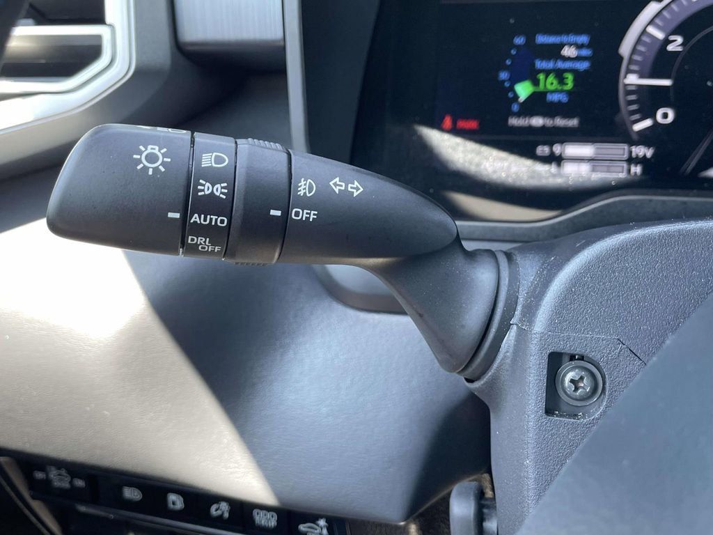 Used 2025 Toyota Tundra Platinum image 32