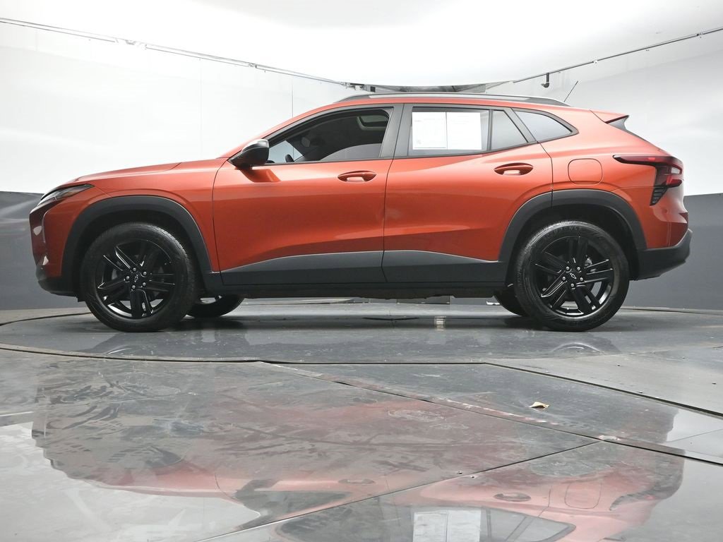 Used 2024 Chevrolet Trax ACTIV w/ Sunroof Package image 36