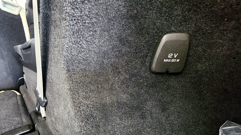 Used 2021 Volvo XC90 T5 Momentum w/ Climate Package AWD/4WD image 13