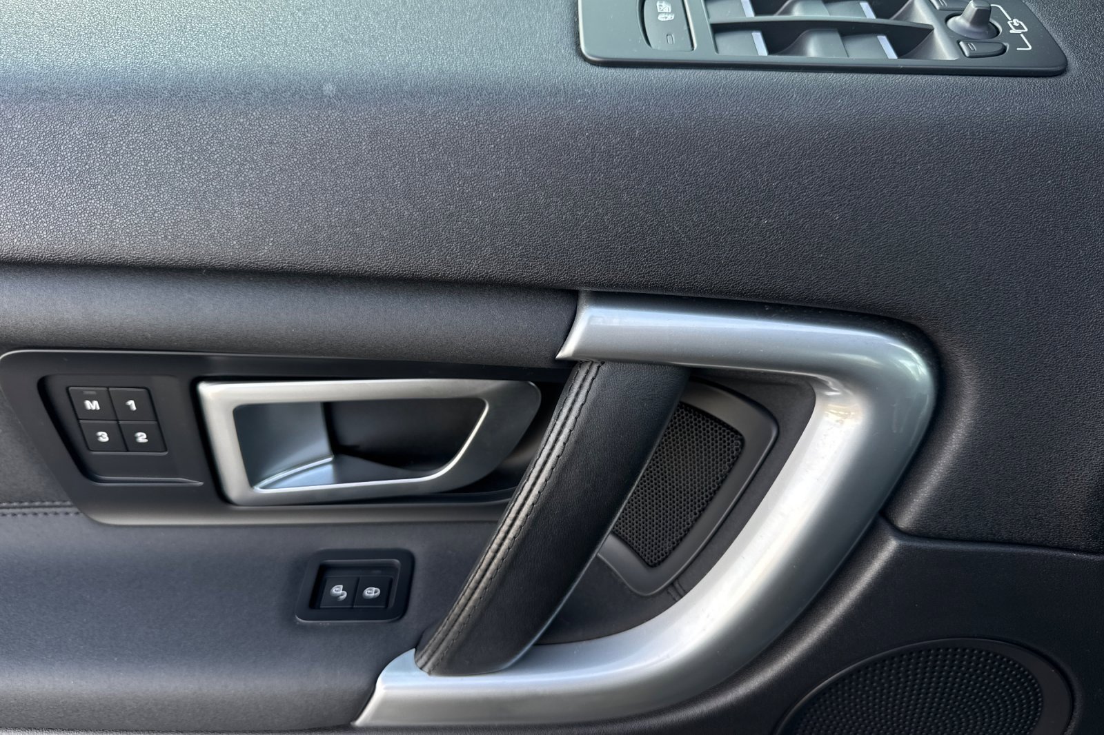 Used 2019 Land Rover Discovery Sport HSE image 10