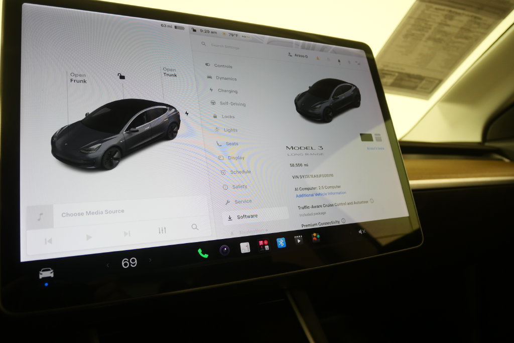 Used 2018 Tesla Model 3 Long Range RWD image 13