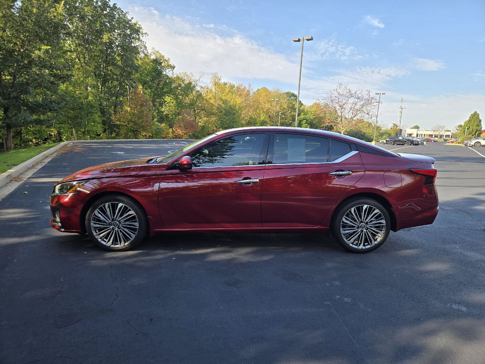 Used 2024 Nissan Altima 2.5 SL AWD/4WD image 5