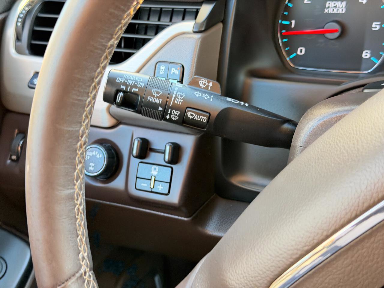 Used 2017 GMC Yukon Denali w/ Open Road Package AWD/4WD image 88