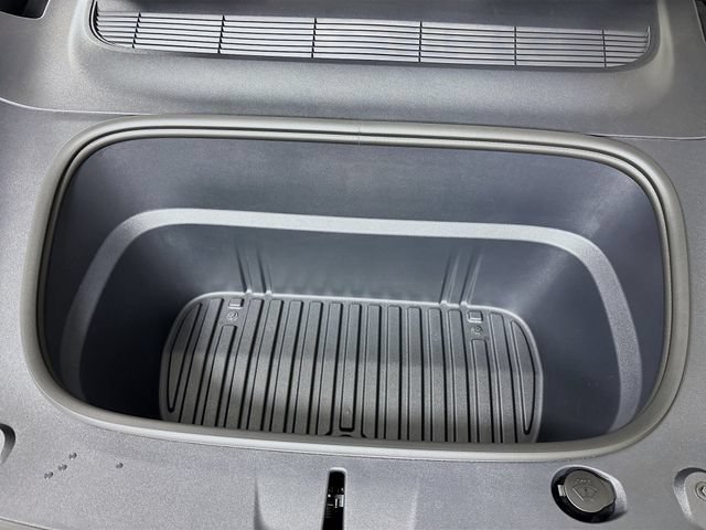 Used 2026 Tesla Model Y 2WD image 31