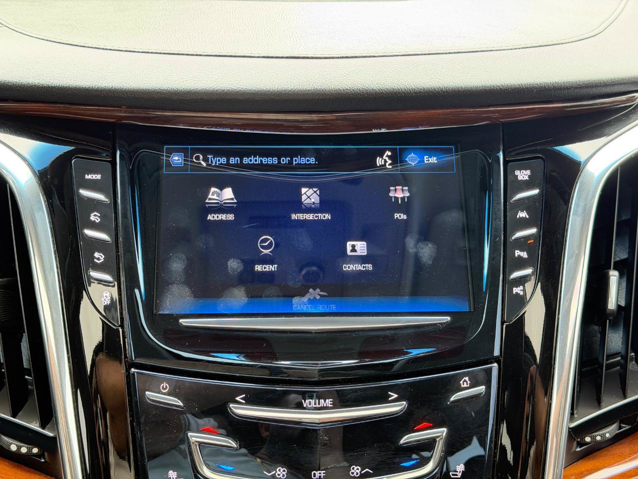 Used 2017 Cadillac Escalade Luxury AWD/4WD image 70