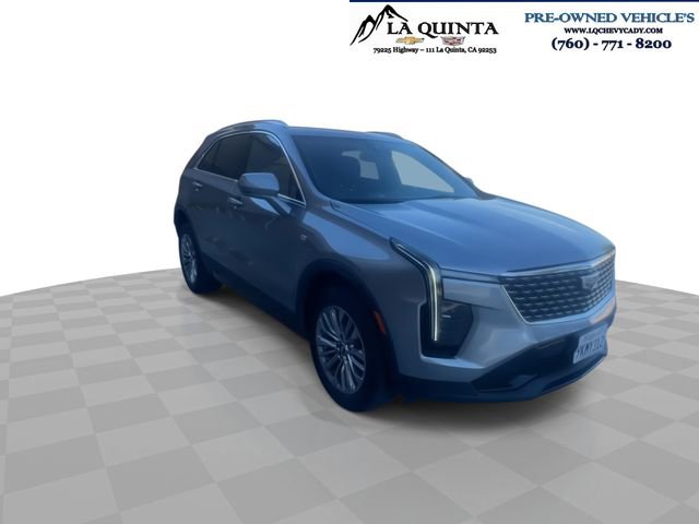 Used 2024 Cadillac XT4 Premium Luxury image 2
