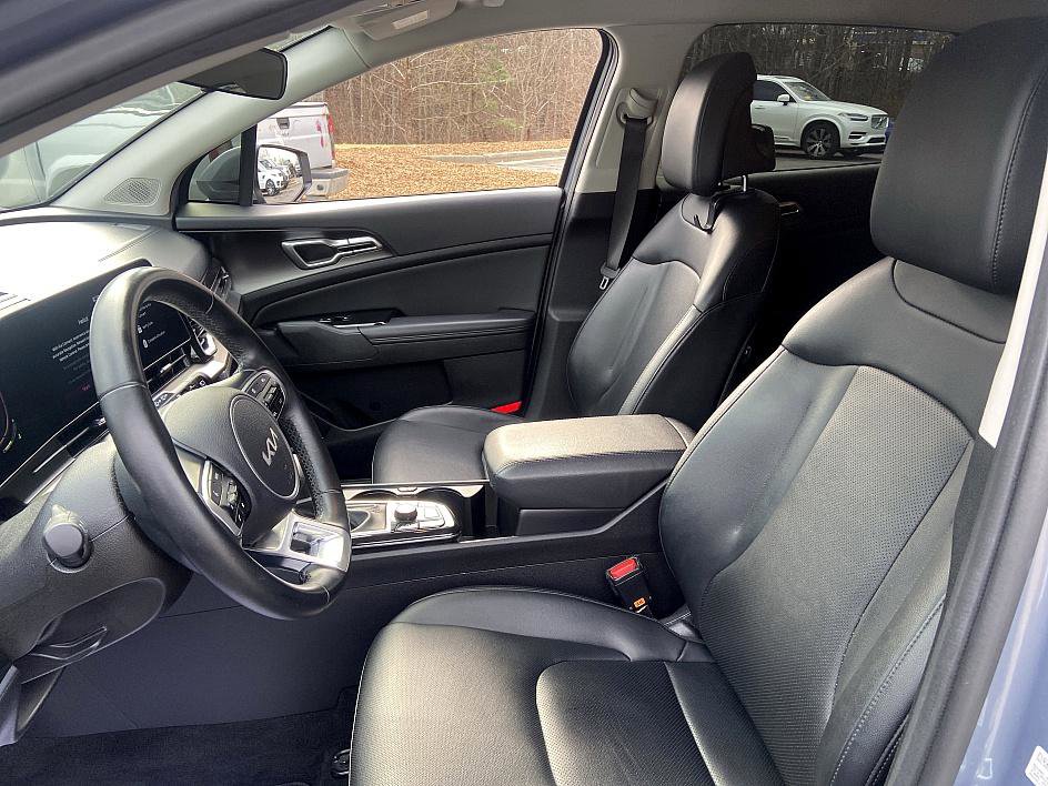 Used 2023 Kia Sportage EX image 11