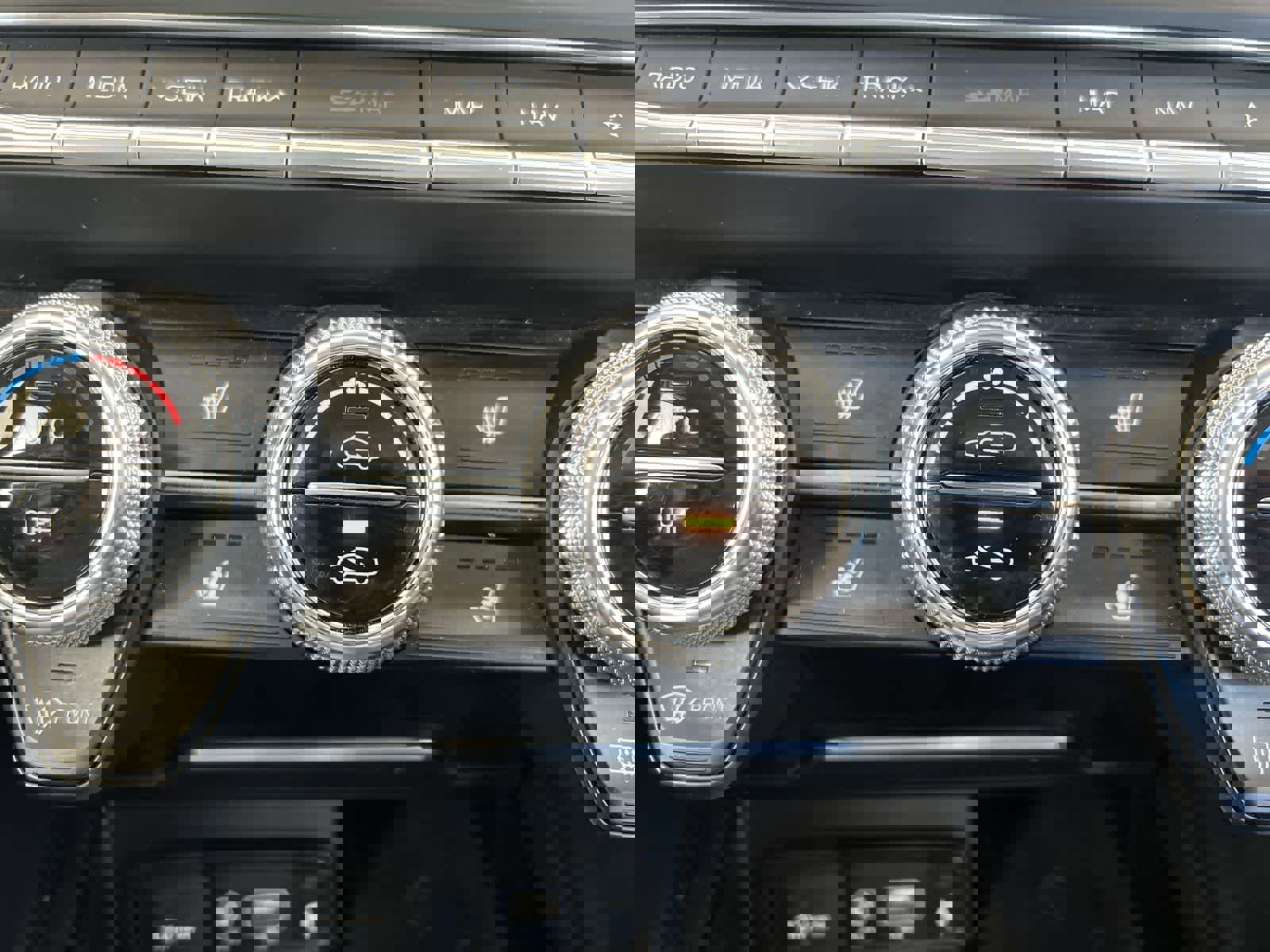 Used 2019 Genesis G70 3.3T Advanced w/ Prestige Package image 22