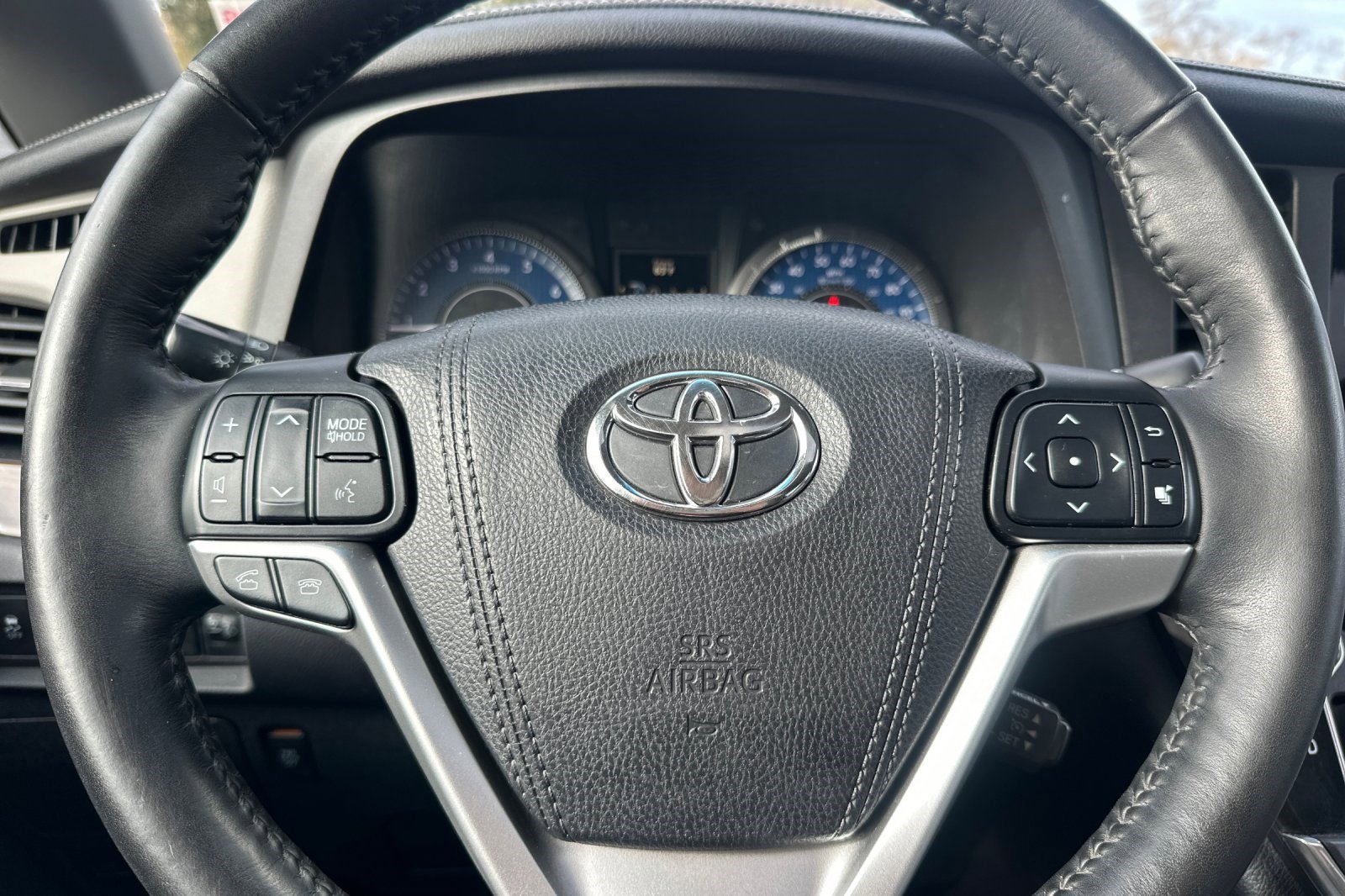 Used 2015 Toyota Sienna Limited Premium image 31