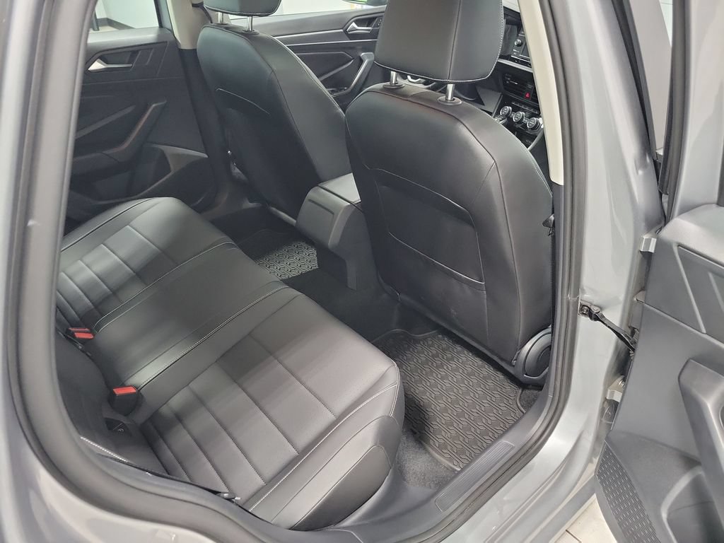 Used 2023 Volkswagen Jetta SE w/ Panoramic Sunroof Package FWD image 19
