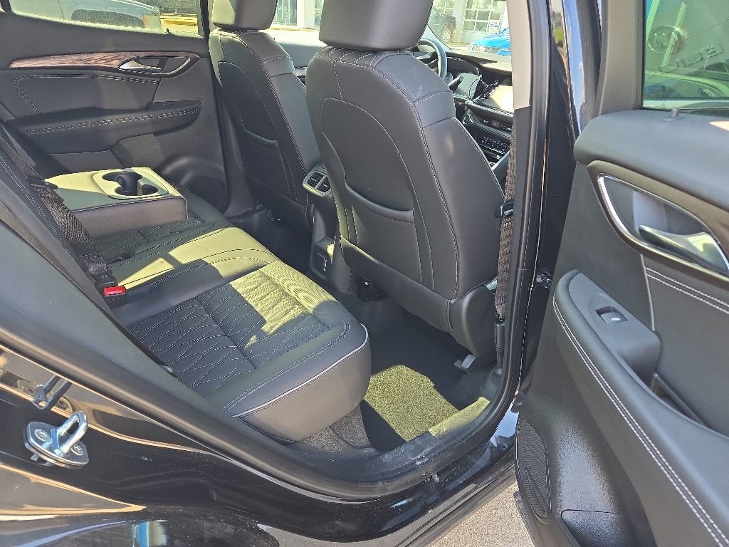Used 2023 Buick Envision Avenir AWD/4WD image 12