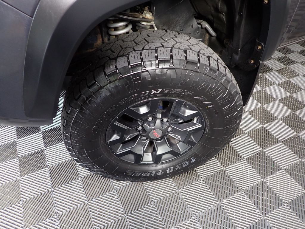 Used 2019 Toyota Tacoma TRD Off-Road AWD/4WD image 35