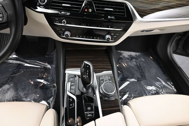 Used 2021 BMW 530i w/ Convenience Package RWD image 16